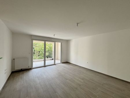 CAEN CENTRE QUARTIER HASTINGS BEL APPARTEMENT NEUF F3 AVEC BALCON ET PARKING Disponible à partir du 05/11/2025 - Photo 3