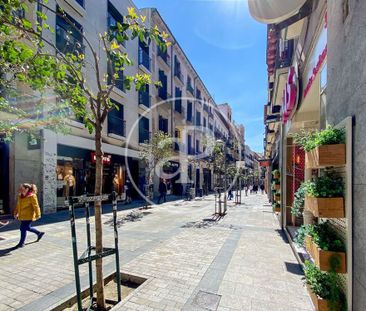 2 bedroom luxury Flat for rent in Madrid, Spain - Photo 4