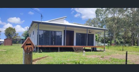 Walking Distance to Town Centre and Ferry - Photo 4