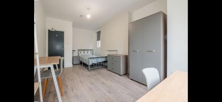 8 bedroom house to rent - Photo 4