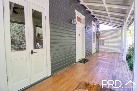 Stunning Home In East Lismore - Photo 2