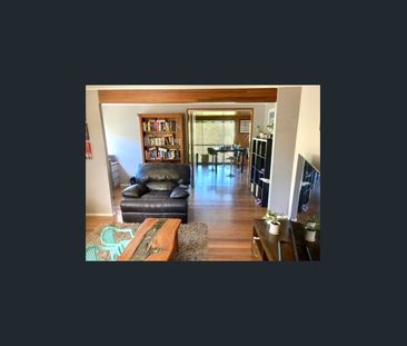 Spacious Living & Poolside Entertaining! - Photo 2