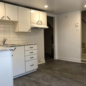 Maisonnette rénovée près du Métro Charlevoix à Montréal - Photo 2