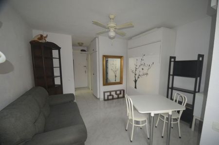 Alquiler de estudio en Avenida Gamonal, 8 - Photo 2