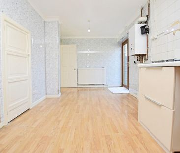 3 bedroom House To Let Total Size: 1045 SQ FT - Photo 6