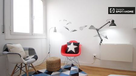 barcelona, Catalonia 08012 - Photo 3