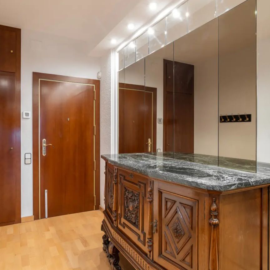 Room in a shared 4-bedroom apartment for rent in La Dreta de l'Eixample - Photo 1