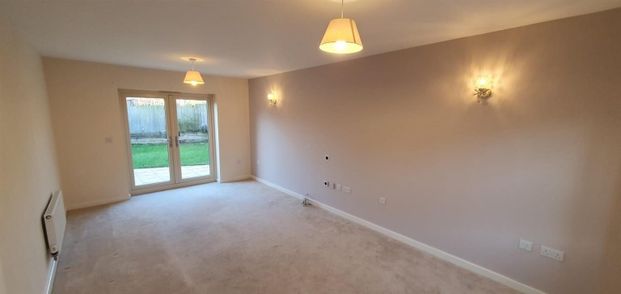 4 BED Detached house To rent - Photo 1