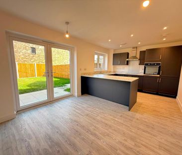 3 bedroom semi-detached house to rent - Photo 4