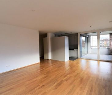Grosszügige 3.5 Zimmer-Wohnung an zentraler Llage - Foto 1