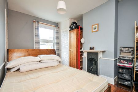 2 bedroom house to rent Yew Tree Road, Beckenham, BR3 - Photo 2