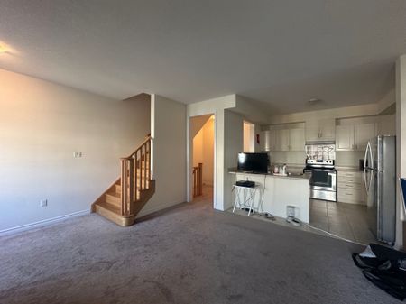 For Lease - 7 Hiscott Drive, Hamilton, Ontario - Photo 5