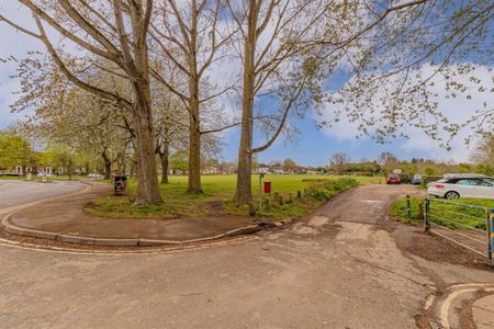 2 bedroom Flat To Let Total Size: 610 SQ FT - Photo 5