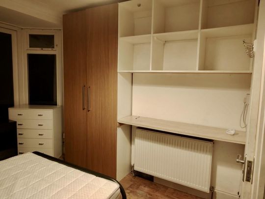 1 bedroom in a house share to rent - Photo 1