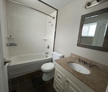 For Lease - 11 Chaucer Crescent, Barrie, Ontario - Photo 6