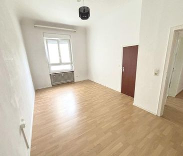 Trier: Stilvolle 100 m² Altbauwohnung mit hohen Decken und Holzdiel... - Photo 1