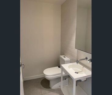 Fully Furnished 2 Bedroom Apartment With Huge Balcony - Photo 3