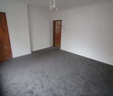 3 bedroom end of terrace house to rent - Photo 3