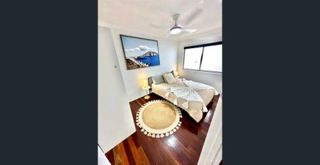 "Classic 70's Balmoral Apartment. - Photo 3