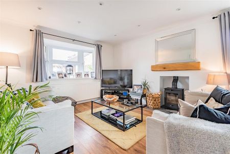 4 bedroom detached house to rent - Photo 3