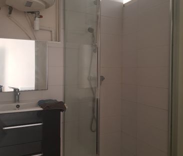 Location Appartement 2 pièces 43m² NIMES 30000 - Photo 2