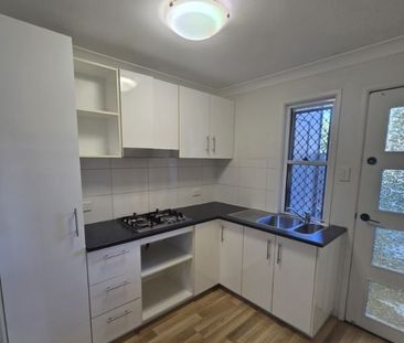 Modern 2 Bedroom Apartment - Photo 3