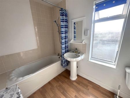 Kirkgate Street, Wisbech - Photo 5