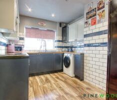 3 BEDROOM House - End Terrace - Photo 1