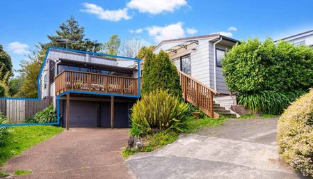 3 BEDROOM FAMILY HOME - Photo 2