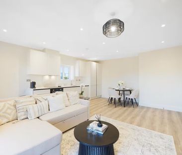 2 Bed Flat, Beechwood Grove, W3 - Photo 2