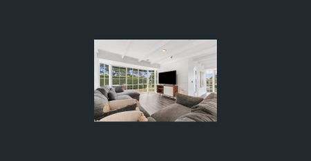 Newly renovated with view - Photo 2