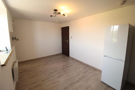 57 Ferrybridge Road, Castleford - Photo 5