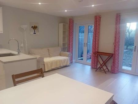 Ascot, Berkshire, SL5 - Photo 4