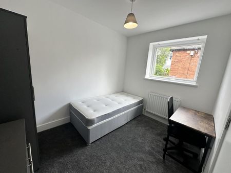 3 bedroom semi-detached house to rent - Photo 3