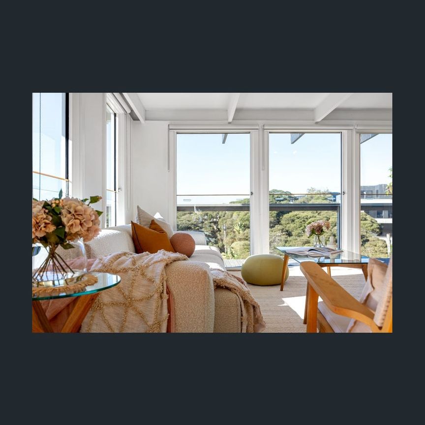 Back beach bliss with glorious views - Unfurnished - 12 mth PLUS lease available - Photo 1