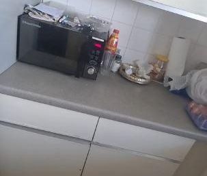 1 bedroom in a flat share to rent - Photo 3