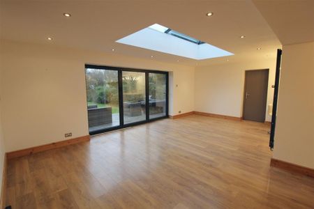 3 bedroom semi-detached house to rent - Photo 3
