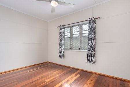 9 Stuart Street, 4305, Eastern Heights Qld - Photo 4