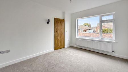 3 bedroom detached house to rent - Photo 2