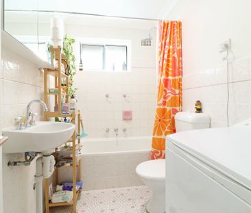 Renovated Apartment in Ideal Locale - Photo 4