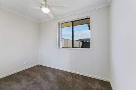 "MODERN AND LOW MAINTENANCE" - Photo 4