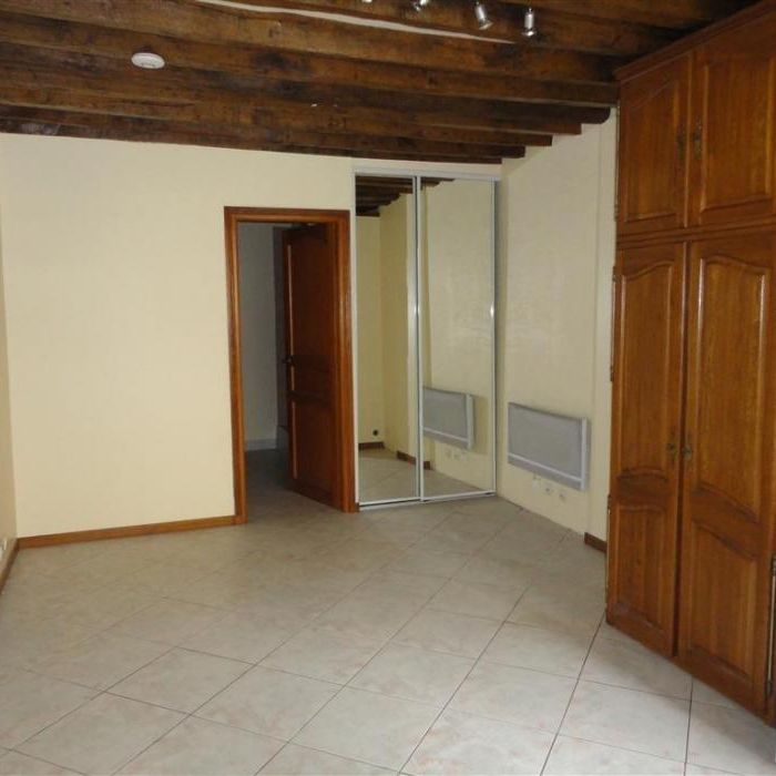 Location Appartement 1 pièce 27m² SENS 89100 - Photo 1