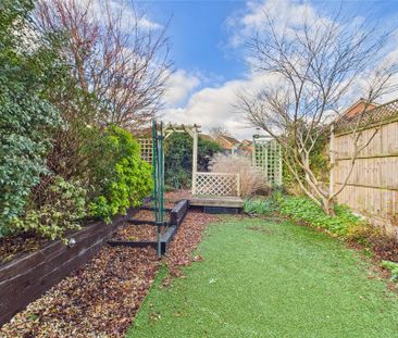 2 bedroom end of terrace house to rent - Photo 6