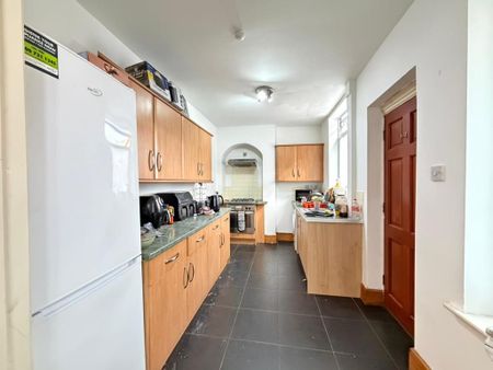 3 bedroom terraced house to rent - Photo 3
