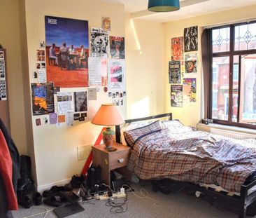 4 bedroom semi-detached house to rent - Photo 3