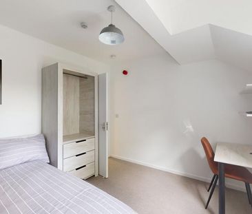 1 bedroom in a house share to rent - Photo 5