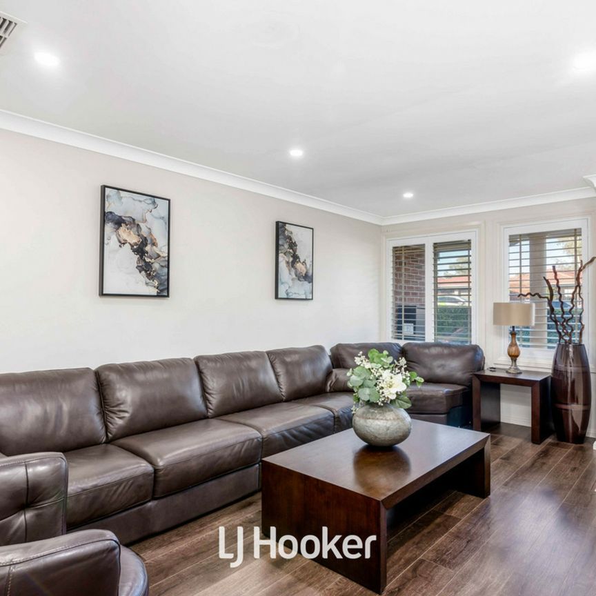 Spacious & Convient locale - Photo 1