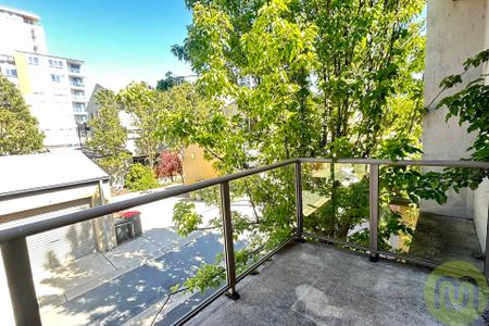 Spacious Loft-Style Apartment in the Heart of Gungahlin – No Lifts, No Waiting! - Photo 5