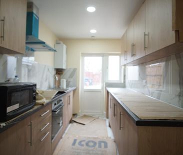 3 bedroom semi-detached house to rent - Photo 3