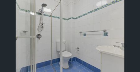 Private And Renovated Ground Floor Apartment - Photo 5